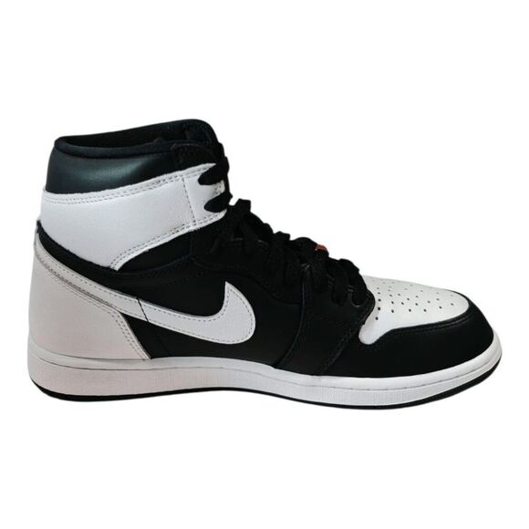 NWOB Nike Air Jordan 1 Retro High OG \'Black White\' Sneakers Size 10.5 main image 6